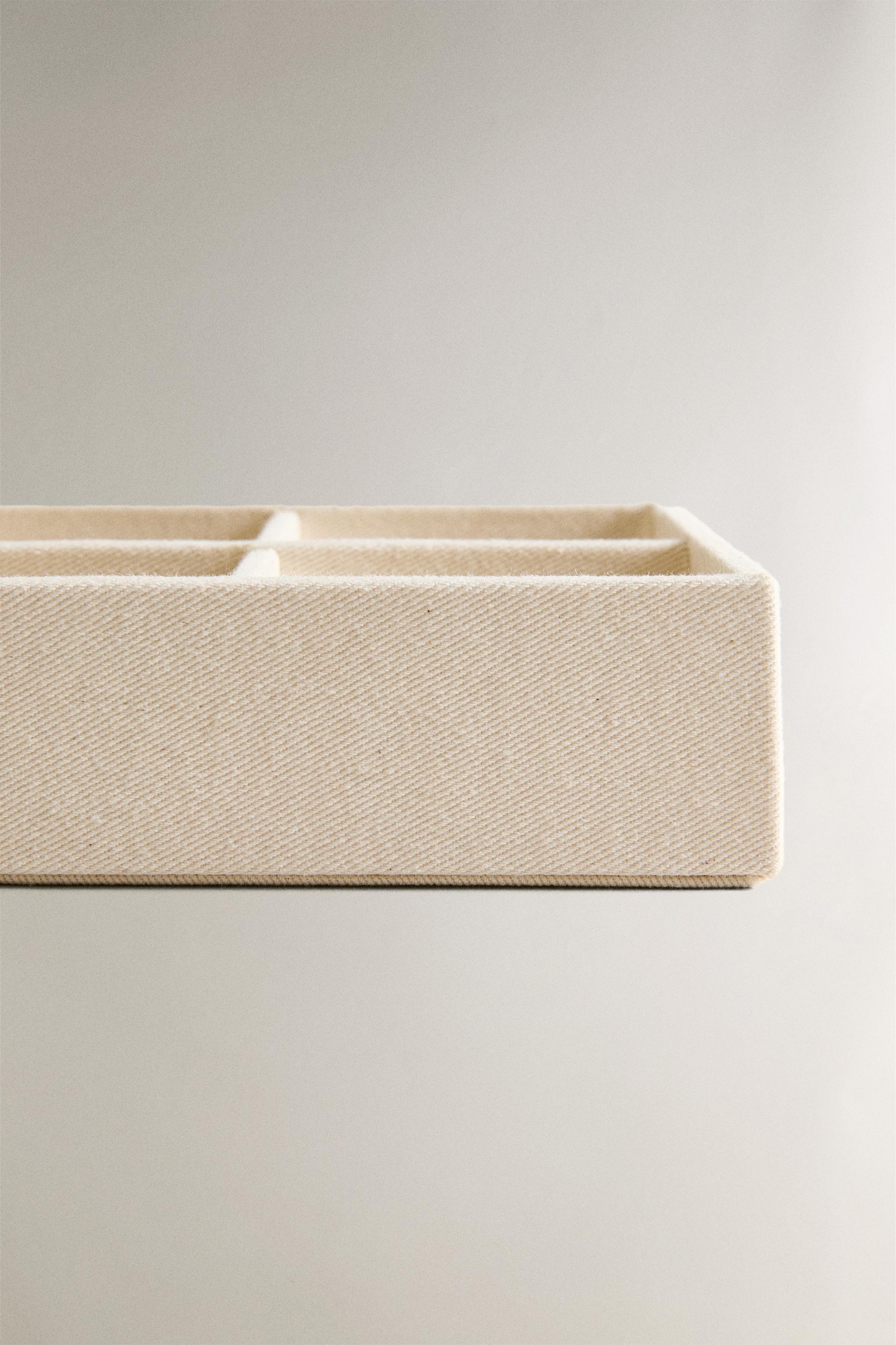 JEWELRY ORGANIZER BOX